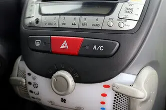 Peugeot 107, 1.0, 50 kW, bensiin, manuaal, esivedu