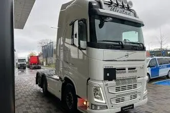 Volvo FH, 12.8, 405 kW, diesel, automatic, rear-wheel drive