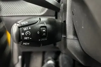 Peugeot 208, 1.2, 55 kW, petrol, manual, front-wheel drive