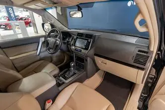 Toyota Land Cruiser, 2.8, 130 kW, дизель, автомат, полный привод