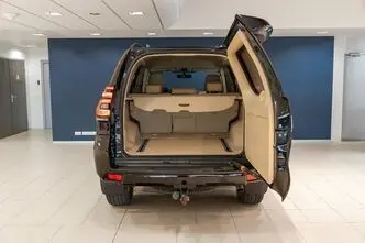 Toyota Land Cruiser, 2.8, 130 kW, дизель, автомат, полный привод