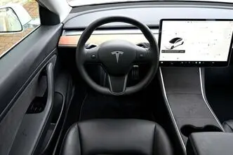 Tesla Model 3, 355 kW, elekter, automaat, nelikvedu