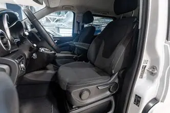 Mercedes-Benz V 220, 2.1, 120 kW, diesel, automatic, rear-wheel drive