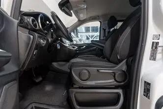 Mercedes-Benz V 220, 2.1, 120 kW, diesel, automatic, rear-wheel drive