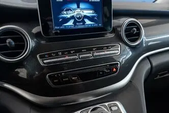 Mercedes-Benz V 220, 2.1, 120 kW, diesel, automatic, rear-wheel drive