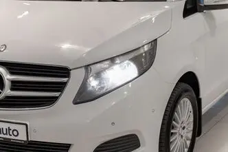 Mercedes-Benz V 220, 2.1, 120 kW, diesel, automatic, rear-wheel drive