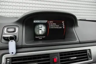 Volvo XC70, 2.0, 132 kW, diesel, manual, front-wheel drive