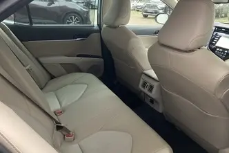 Toyota Camry, 2.5, 131 kW, hybrid, automatic, front-wheel drive