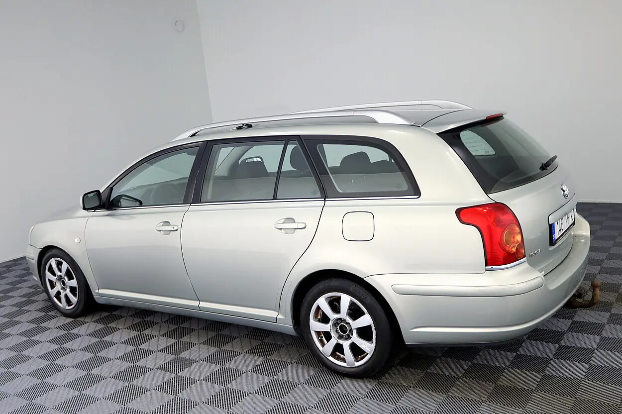 Toyota Avensis, 2.0, 108 kW, petrol, automatic, front-wheel drive