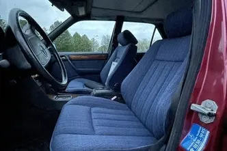 Mercedes-Benz E 200, 2.0, 100 kW, бензин, автомат, задний привод