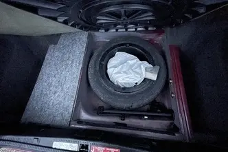 Mercedes-Benz E 200, 2.0, 100 kW, бензин, автомат, задний привод