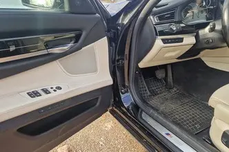 BMW 750, 3.0, 280 kW, diisel, automaat, nelikvedu