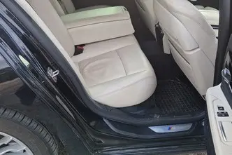 BMW 750, 3.0, 280 kW, diisel, automaat, nelikvedu