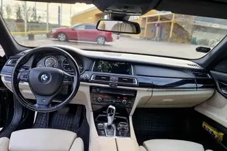 BMW 750, 3.0, 280 kW, diisel, automaat, nelikvedu