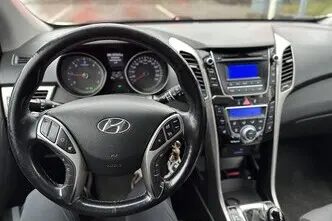 Hyundai i30, 1.6, 81 kW, diesel, automatic, front-wheel drive