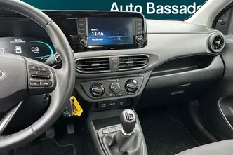 Hyundai i10, 1.0, 46 kW, petrol, manual, front-wheel drive