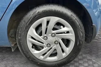 Hyundai i10, 1.0, 46 kW, petrol, manual, front-wheel drive