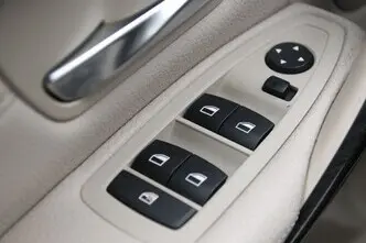 BMW 320, 2.0, 135 kW, bensiin, automaat, tagavedu