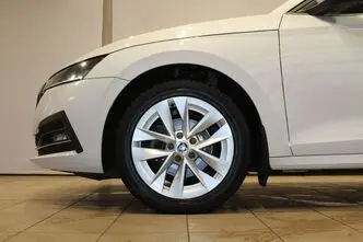 Škoda Octavia, 1.5, 110 kW, hybrid, automatic, front-wheel drive