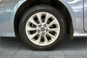 Toyota Corolla, 1.8, 72 kW, hybrid, automatic, front-wheel drive