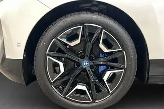 BMW iX, 385 kW, electric, automatic, four-wheel drive