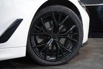 BMW 520, 2.0, 140 kW, hybrid, automatic, four-wheel drive