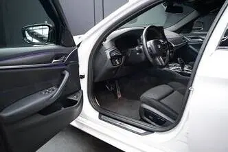 BMW 520, 2.0, 140 kW, hybrid, automatic, four-wheel drive