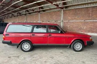 Volvo 240, 2.4, bensiin, manuaal, tagavedu