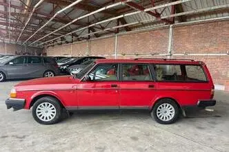 Volvo 240, 2.4, bensiin, manuaal, tagavedu