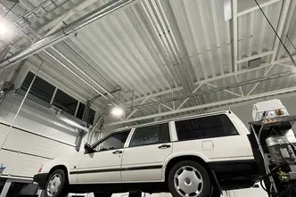 Volvo 940, 2.4, 96 kW, benzinas, automatinė, galiniai varomieji ratai