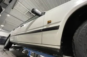 Volvo 940, 2.4, 96 kW, benzinas, automatinė, galiniai varomieji ratai