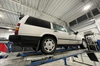 Volvo 940, 2.4, 96 kW, benzinas, automatinė, galiniai varomieji ratai