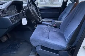 Volvo 940, 2.4, 96 kW, benzinas, automatinė, galiniai varomieji ratai
