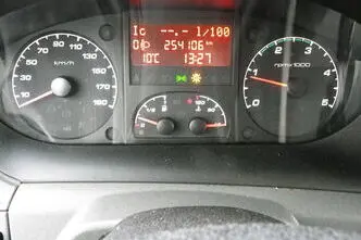 Iveco Daily, 93 kW, diisel, manuaal, tagavedu