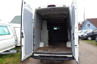 Iveco Daily, 93 kW, diisel, manuaal, tagavedu