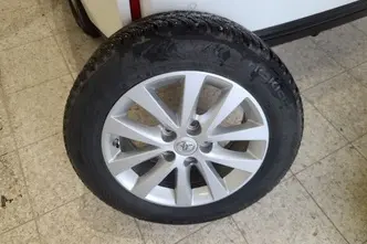 Toyota Prius+, 1.8, 73 kW, hybrid, automatic, front-wheel drive