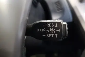 Toyota Prius+, 1.8, 73 kW, hybrid, automatic, front-wheel drive