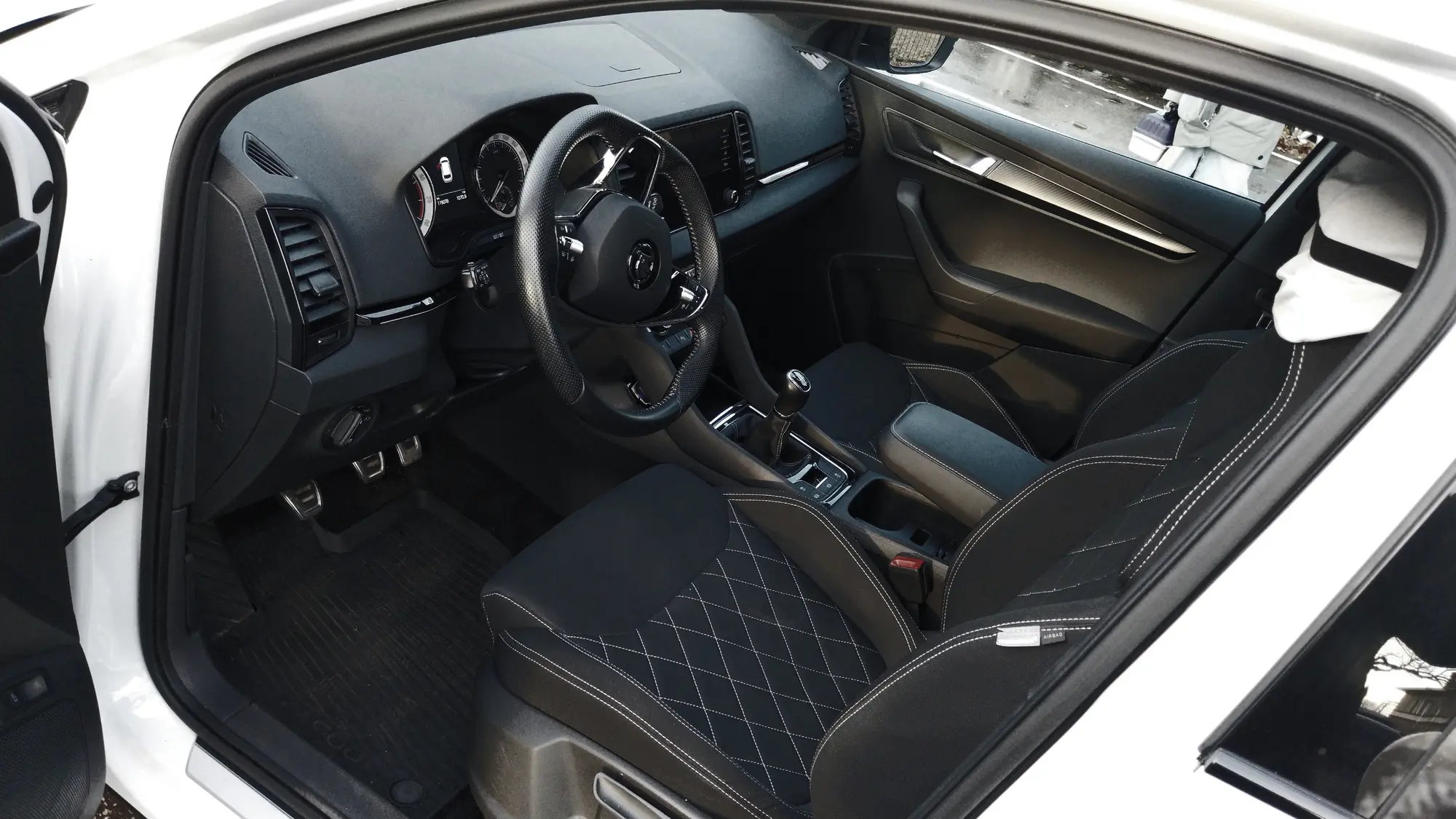 Škoda Karoq, 1.5, 110 kW, benzīns, manuālā, priekšējā piedziņa