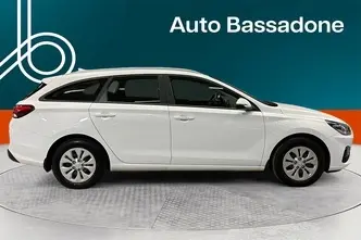 Hyundai i30, 1.5, 80 kW, бензин, механическая, передний привод