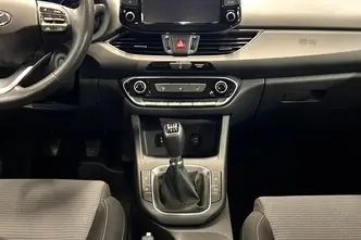 Hyundai i30, 1.5, 80 kW, бензин, механическая, передний привод