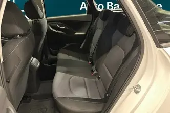 Hyundai i30, 1.5, 80 kW, бензин, механическая, передний привод