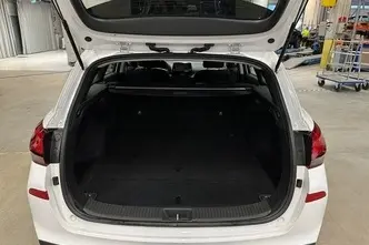 Hyundai i30, 1.5, 80 kW, бензин, механическая, передний привод