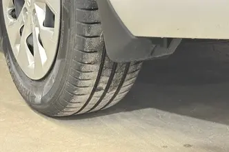 Hyundai i30, 1.5, 80 kW, бензин, механическая, передний привод