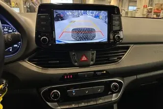 Hyundai i30, 1.5, 80 kW, бензин, механическая, передний привод