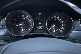 Škoda Superb, 1.4, 92 kW, bensiin, manuaal, esivedu