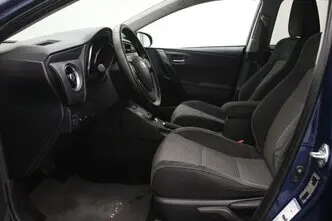 Toyota Auris, 1.8, 73 kW, гибрид, автомат, передний привод