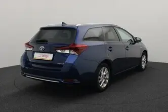 Toyota Auris, 1.8, 73 kW, гибрид, автомат, передний привод