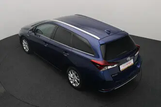 Toyota Auris, 1.8, 73 kW, гибрид, автомат, передний привод
