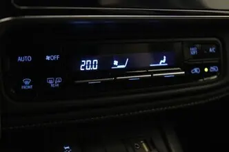 Toyota Auris, 1.8, 73 kW, гибрид, автомат, передний привод