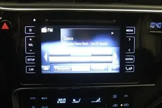 Toyota Auris, 1.8, 73 kW, гибрид, автомат, передний привод